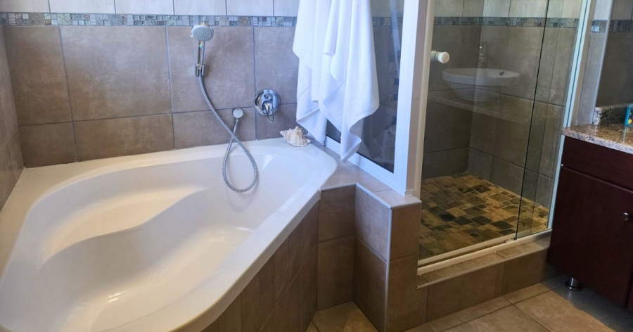 4 Bedroom Property for Sale in Mossel Bay Central Western Cape